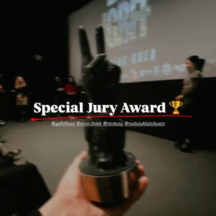 Omar Saleh with the Special Jury Award at the Golden Rod Film Festival